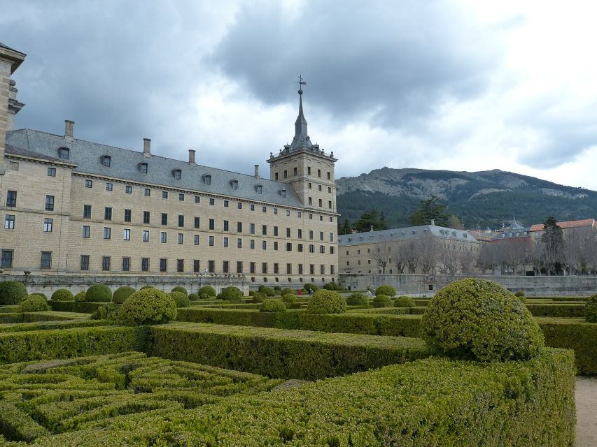 San Lorenzo de El Escorial: Monastery and Site Guided Tour - Royal Monastery Highlights: Basilica, Battle Hall, and Pantheon