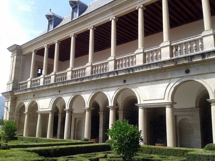 San Lorenzo de El Escorial: Monastery and Site Guided Tour - The Royal Library: Power in Books