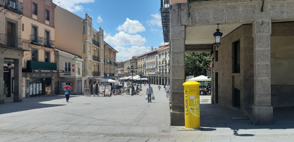 Segovia: Guided Walking Tour with Alcázar Entry - Key points before you go