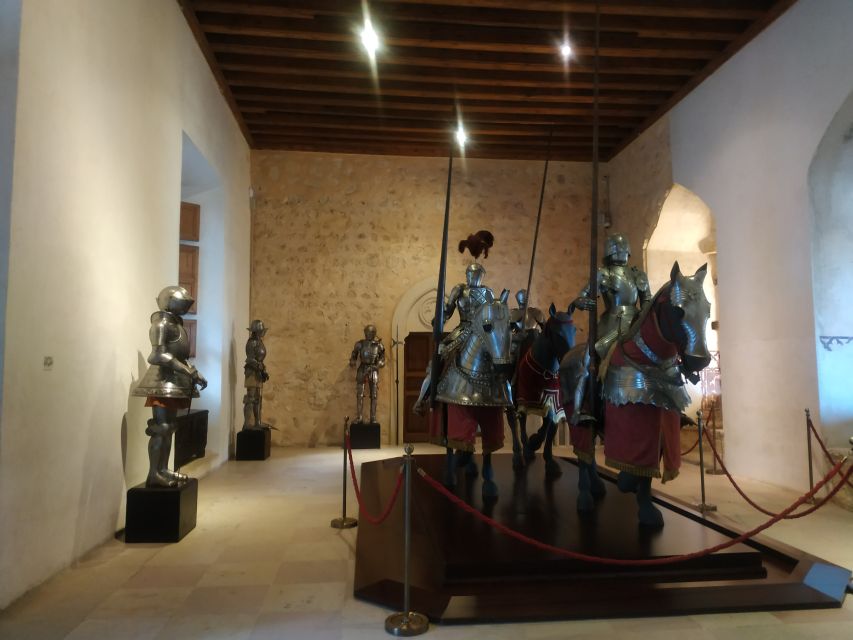Segovia: Guided Walking Tour with Alcázar Entry - Duration, group format, and why the price makes sense