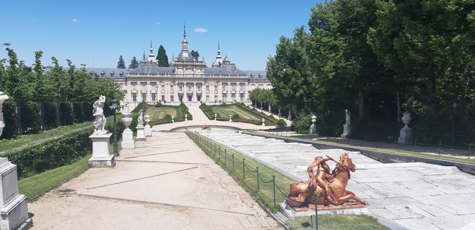 Segovia: Royal Palace of La Granja de San Ildefonso Tour - Where You Start: Real Colegiata Meets the Palace Entrance