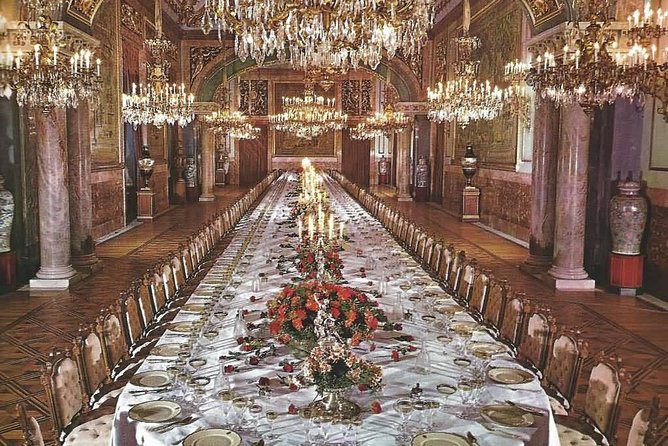 Skip the Line Royal Palace Madrid Tour Semi-Private 8ppl max - From Plaza de la Armería to the palace entrance: a smart start point