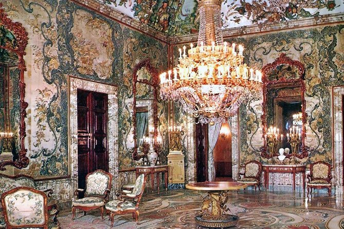 Skip the Line Royal Palace Madrid Tour Semi-Private 8ppl max - The Stradivari surprise: music inside a palace