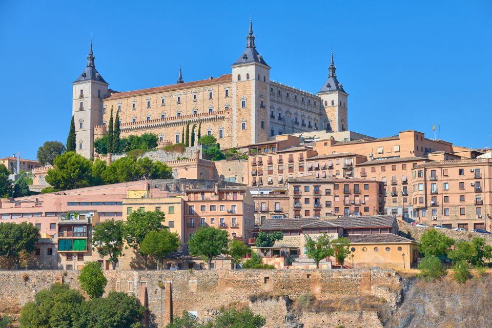 Toledo: Exclusive Private Tour with Licensed Guide - Toledo Cathedral and the Santo Tomé payoff for El Greco