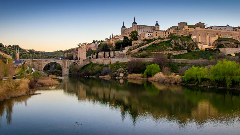 Toledo: Three Cultures Walking Tour in Spanish - Key points to know before you go