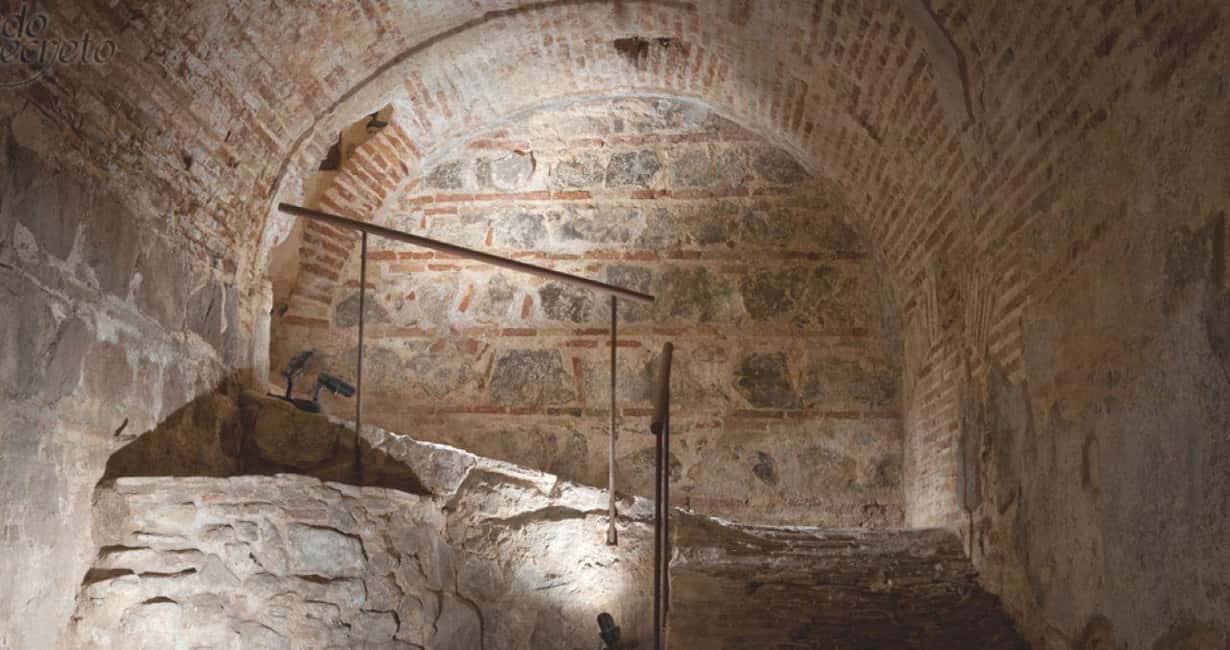 Toledo: Underground Guided Tour with Entry Ticket - Meeting at Plaza Zocodover: Where You Start and End