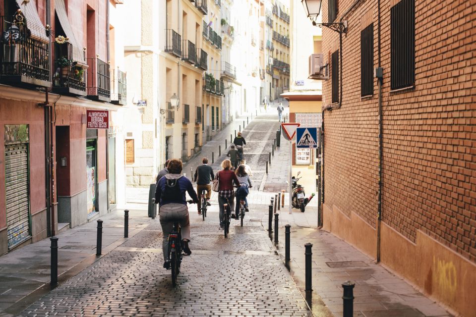 Top highlights of Madrid Bike Tour- 3hrs (e-bike optional) - Getting Set Up: Bike Comfort and Pace
