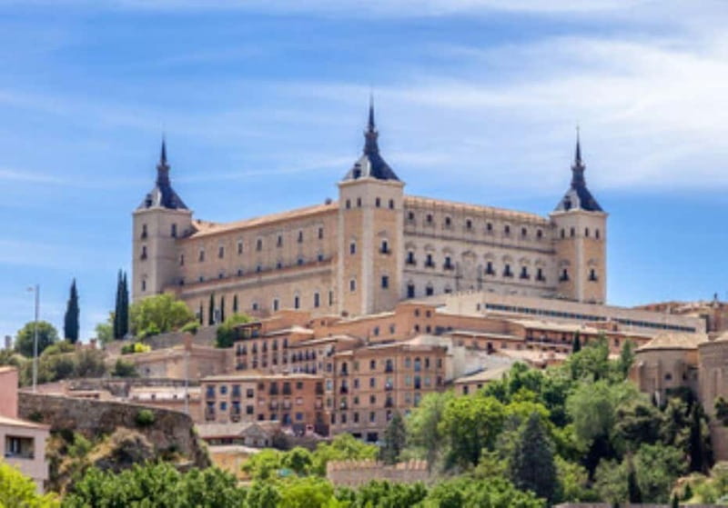 TOUR “ TOLEDO TODO EN UNO ” - Alcázar history first: why you start with power and views