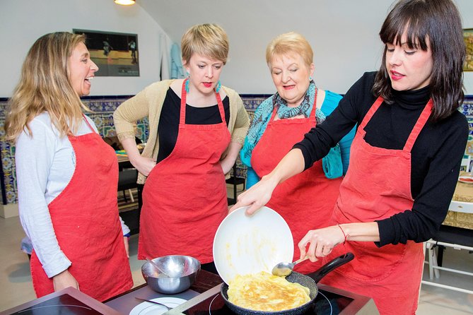 Traditional Paella & Tortilla & Sangria - Sangria and Wine Tasting: The Drinks Are Part of the Lesson