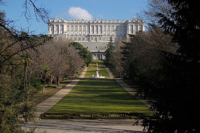 Tuk Tuk Tour Madrid 90 mins - The Madrid Circuit: From Palacio Real to Bernabéu and the Leaning Towers
